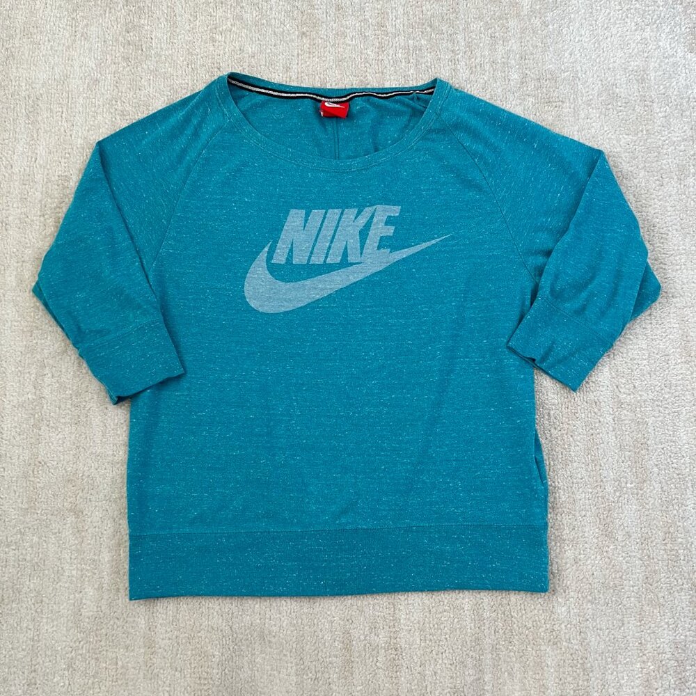 Nike Gym Vintage Swoosh Graphic Top L